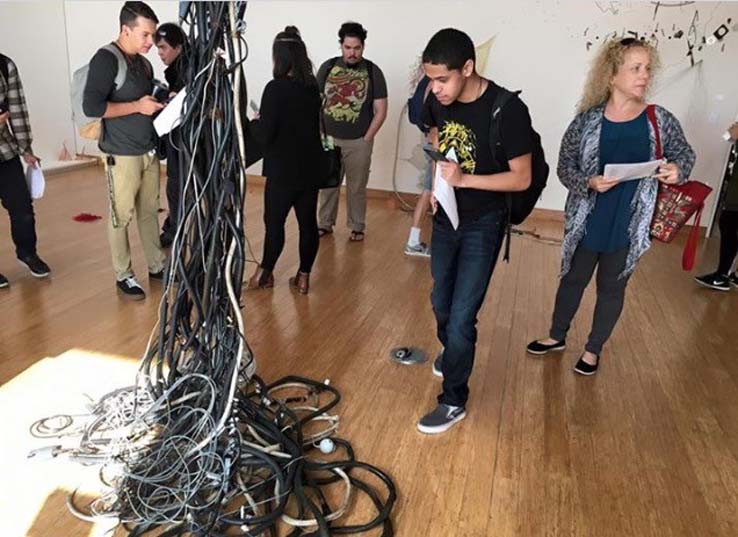 Students at the gallery