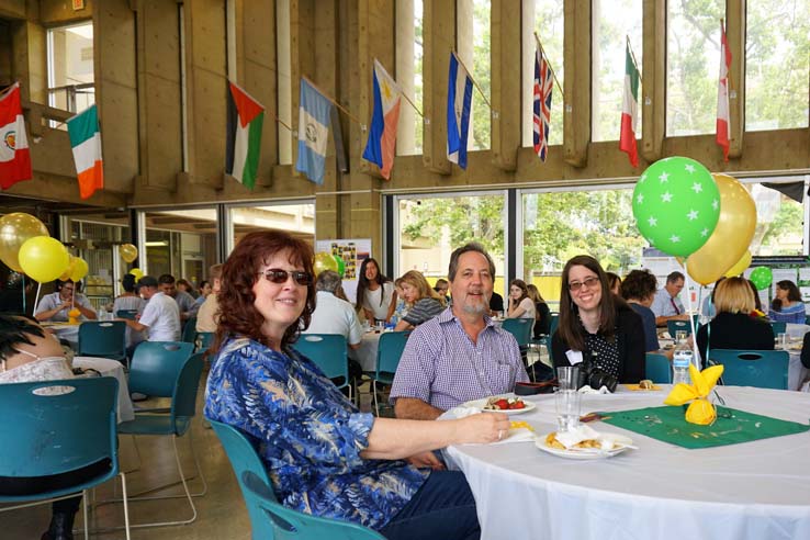 People enjoying the College Honors Institute Luncheon