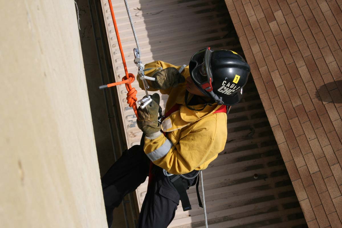Cadets rappelling