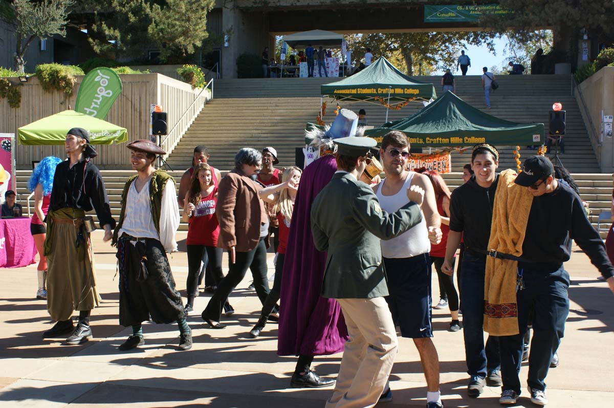 Club Rush Photos Thumbnail