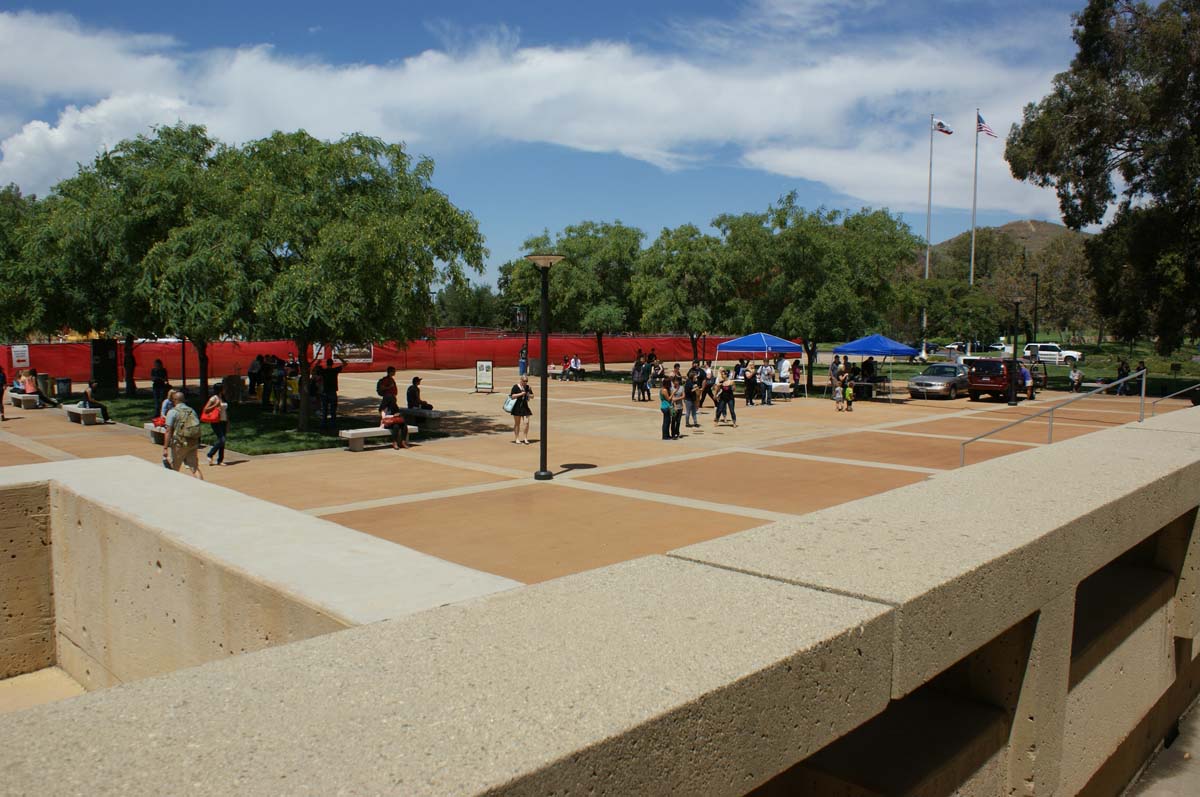 People enjoying the first days of fall semester