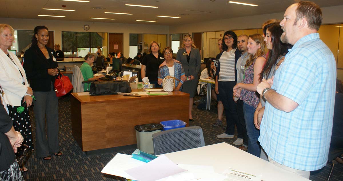 San Manuel representatives meeting student workers
