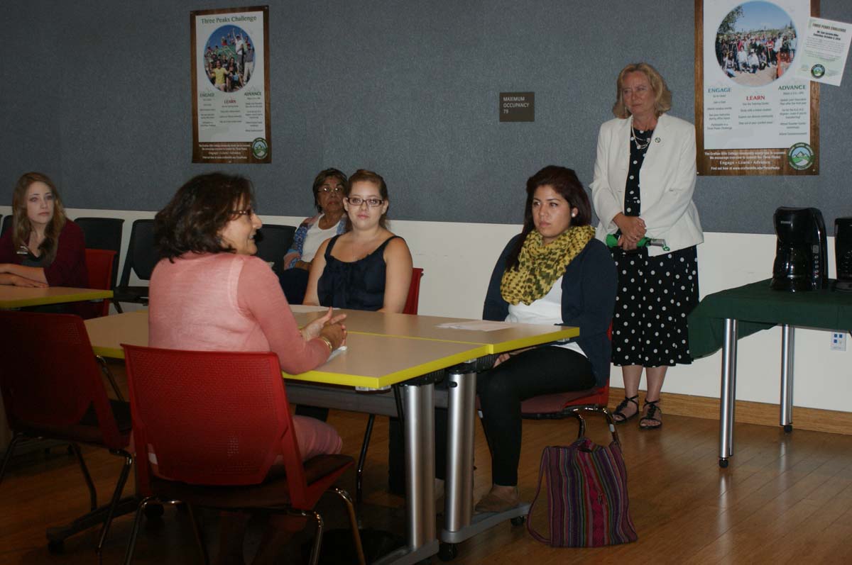 San Manuel representatives meeting student workers