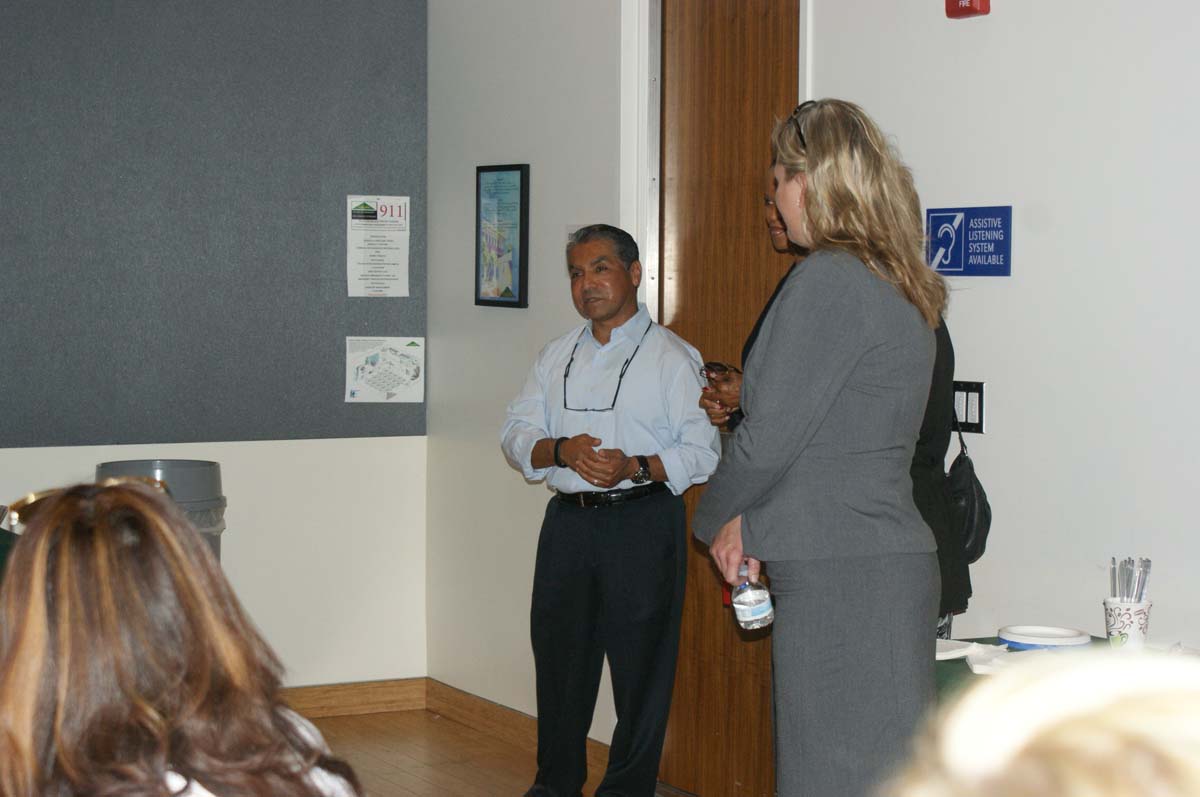 San Manuel representatives meeting student workers