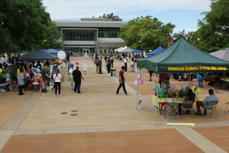 Students at Club Rush event
