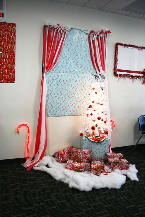 Displays at the holiday art contest