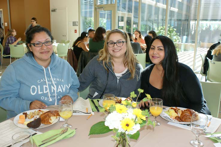 Students at the Grad Breakfast