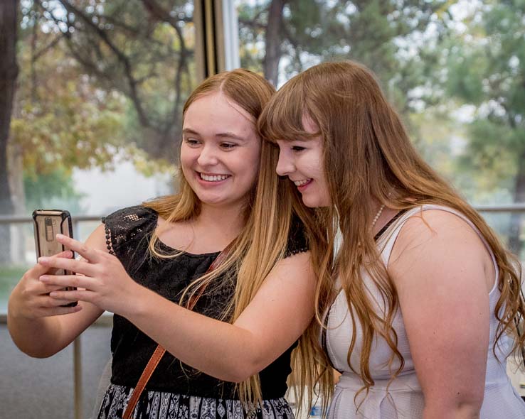 Students and staff attend Donor Scholar event.