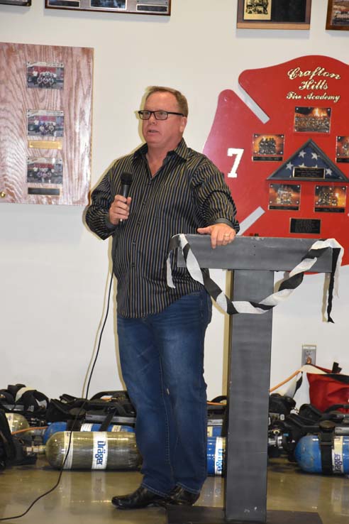 Enjoying the retirement dinner