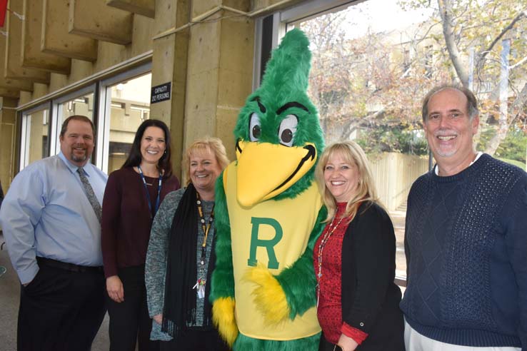 People enjoying the Friends of CHC Luncheon