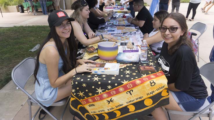 Club Rush Photos Thumbnail