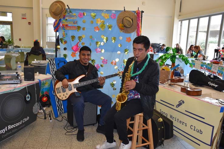 Students enjoying Club Rush