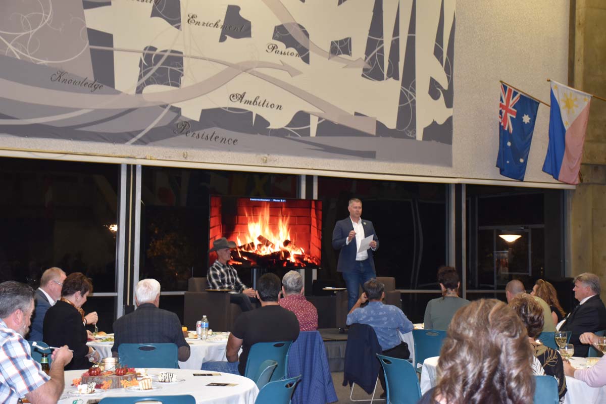 People enjoying President's Circle Gathering