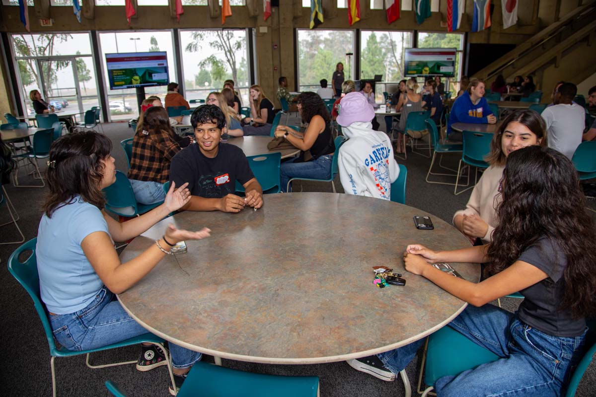 People at the Honors Meet and Greet