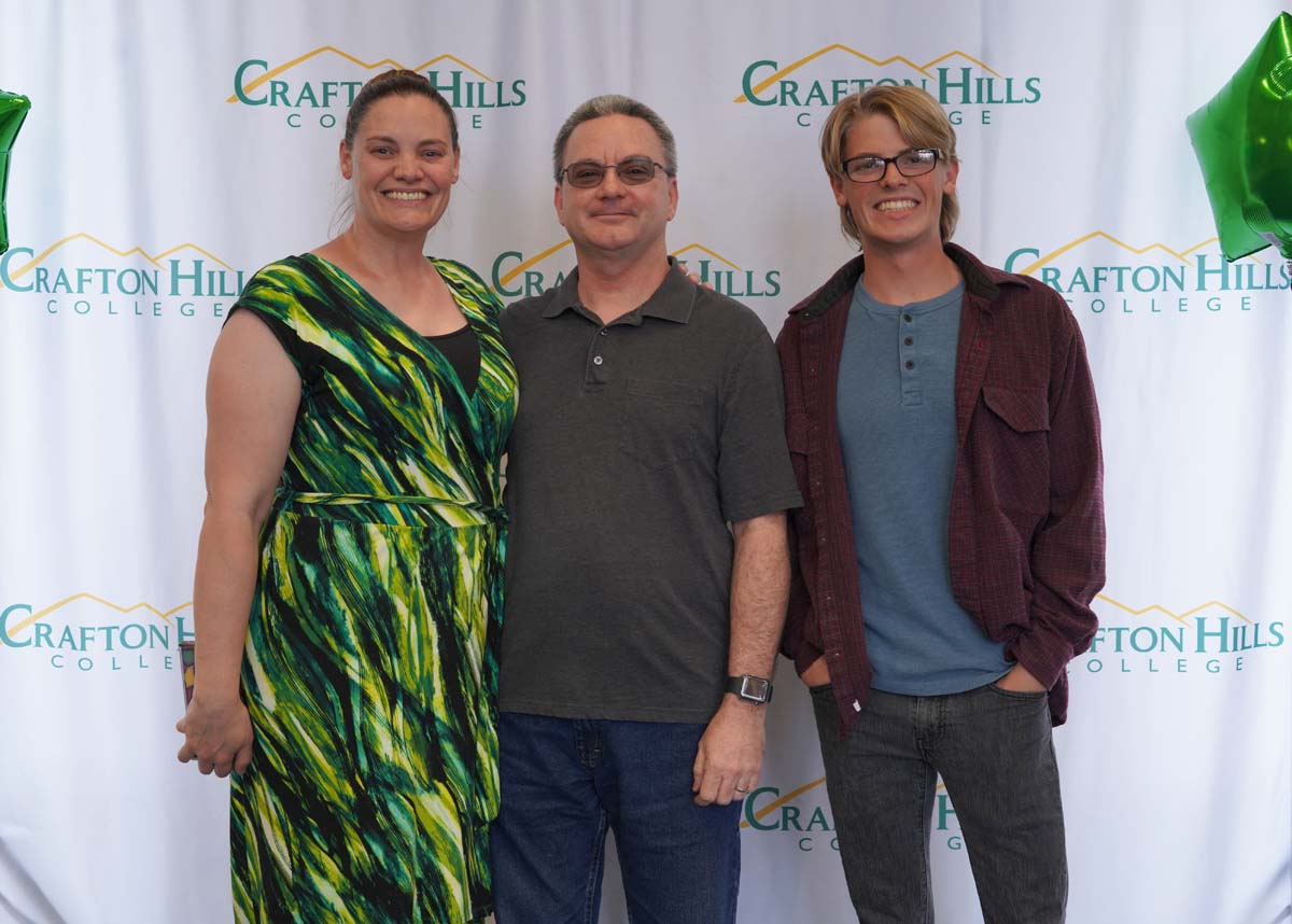 People enjoying the Athletics Banquet