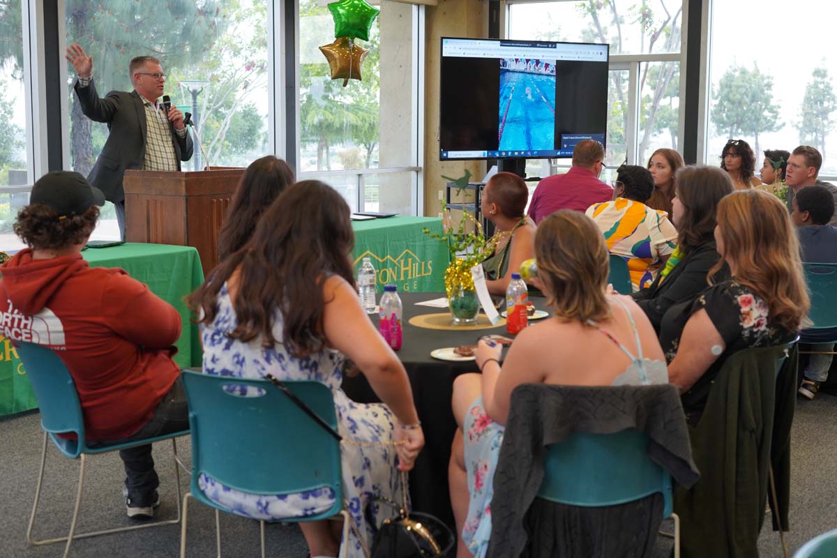 People enjoying the Athletics Banquet