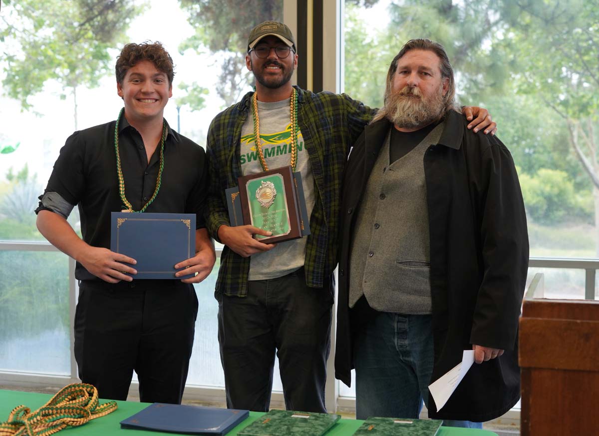 People enjoying the Athletics Banquet