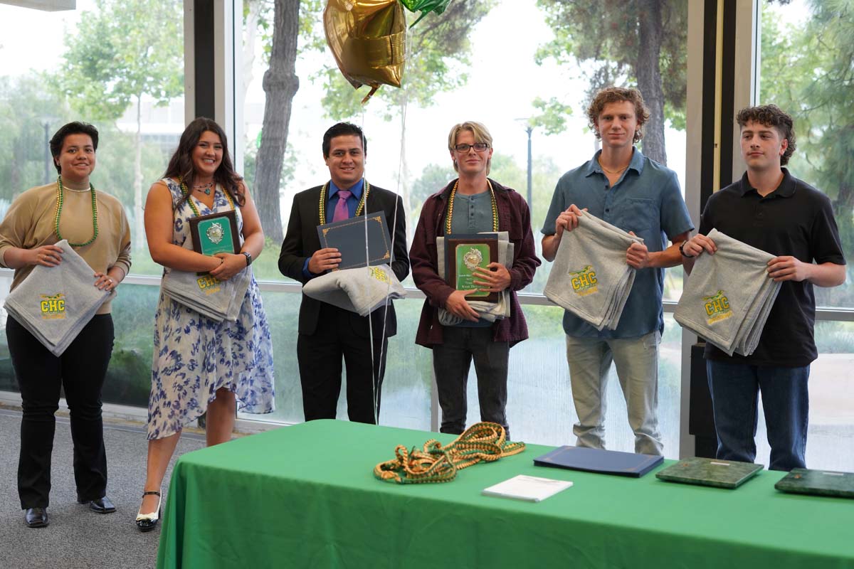 People enjoying the Athletics Banquet