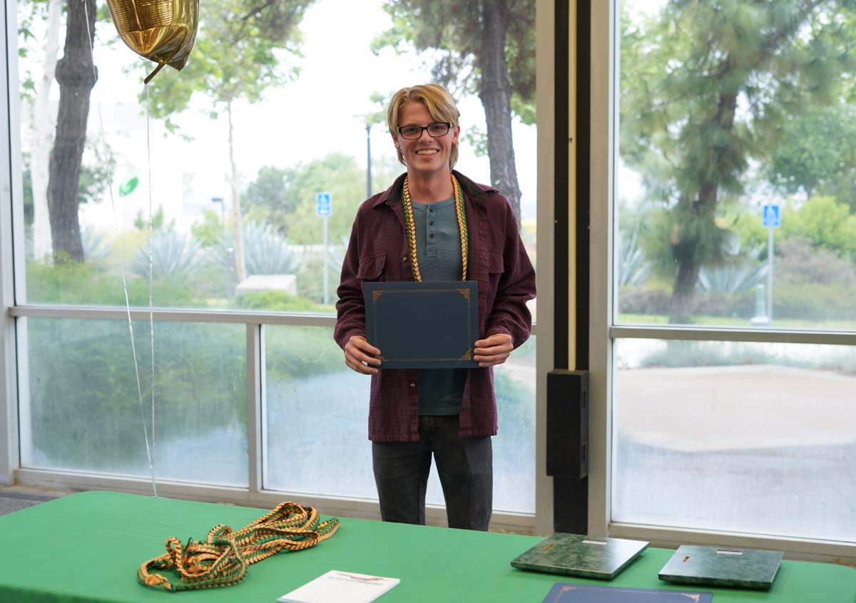 People enjoying the Athletics Banquet