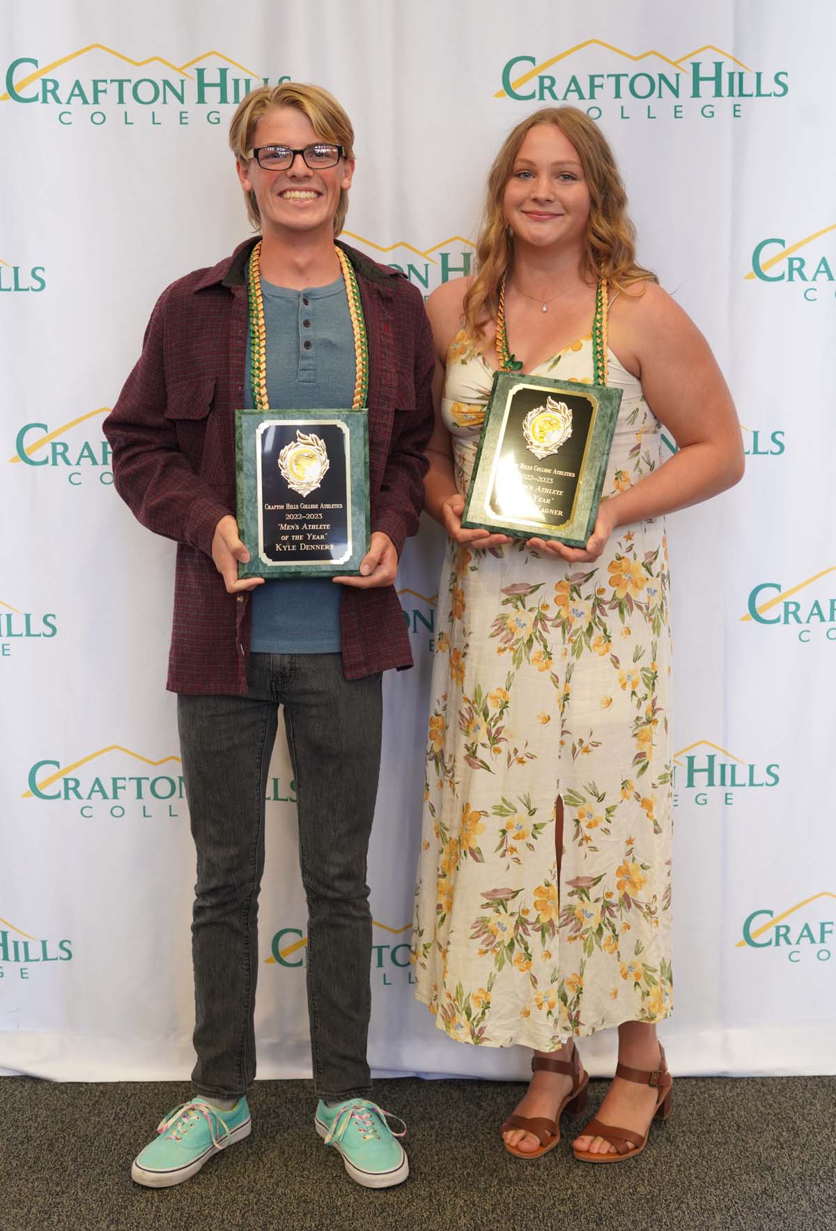 People enjoying the Athletics Banquet