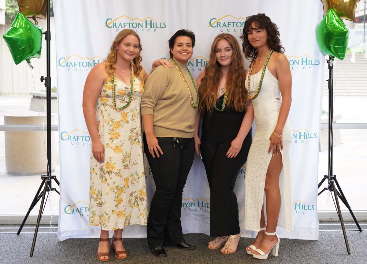 People enjoying the Athletics Banquet