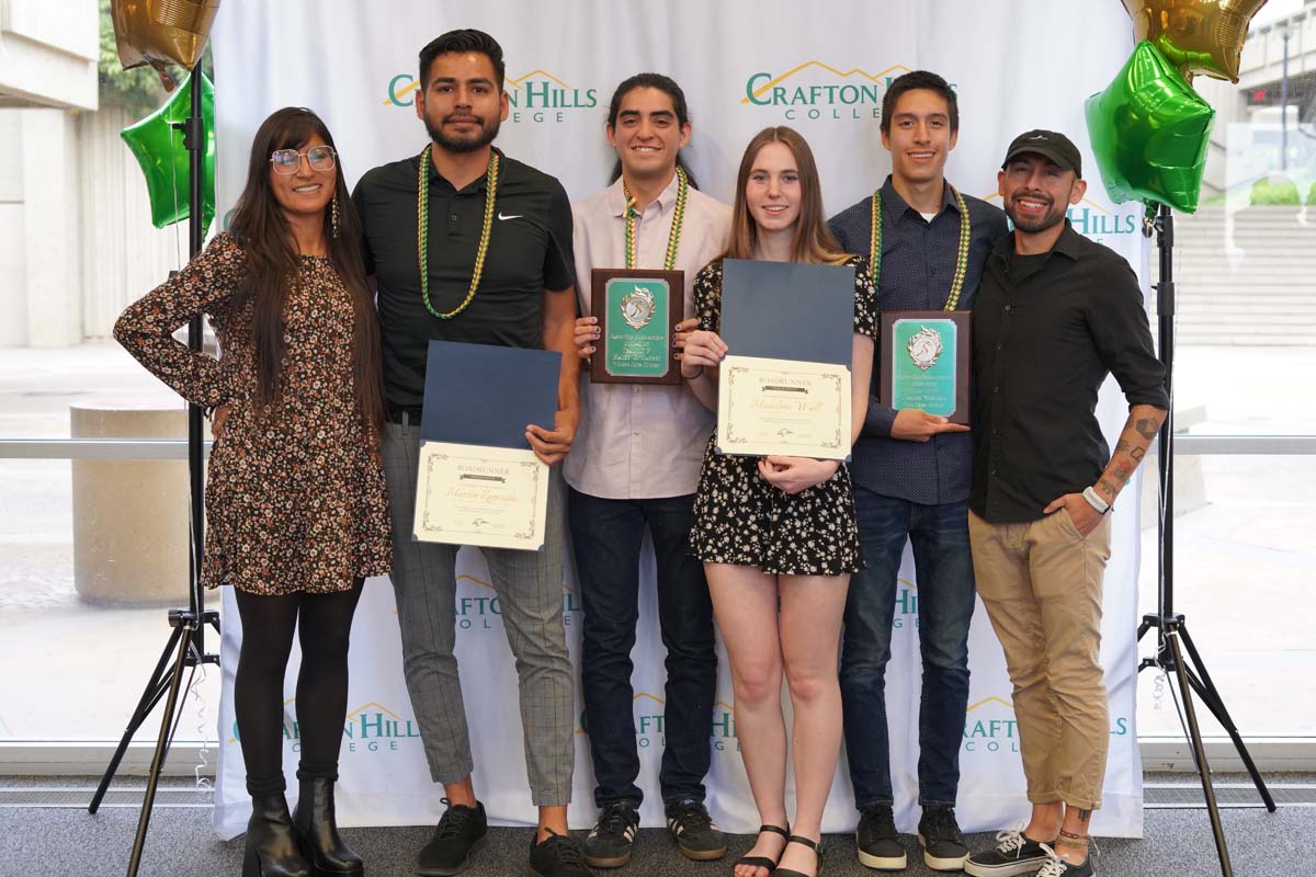 People enjoying the Athletics Banquet