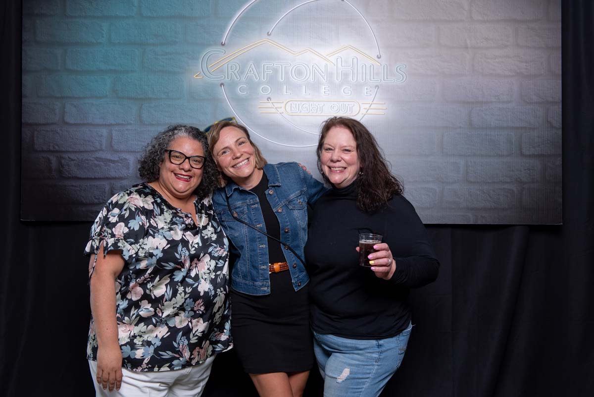 People enjoying the Crafton Night Out fundraiser