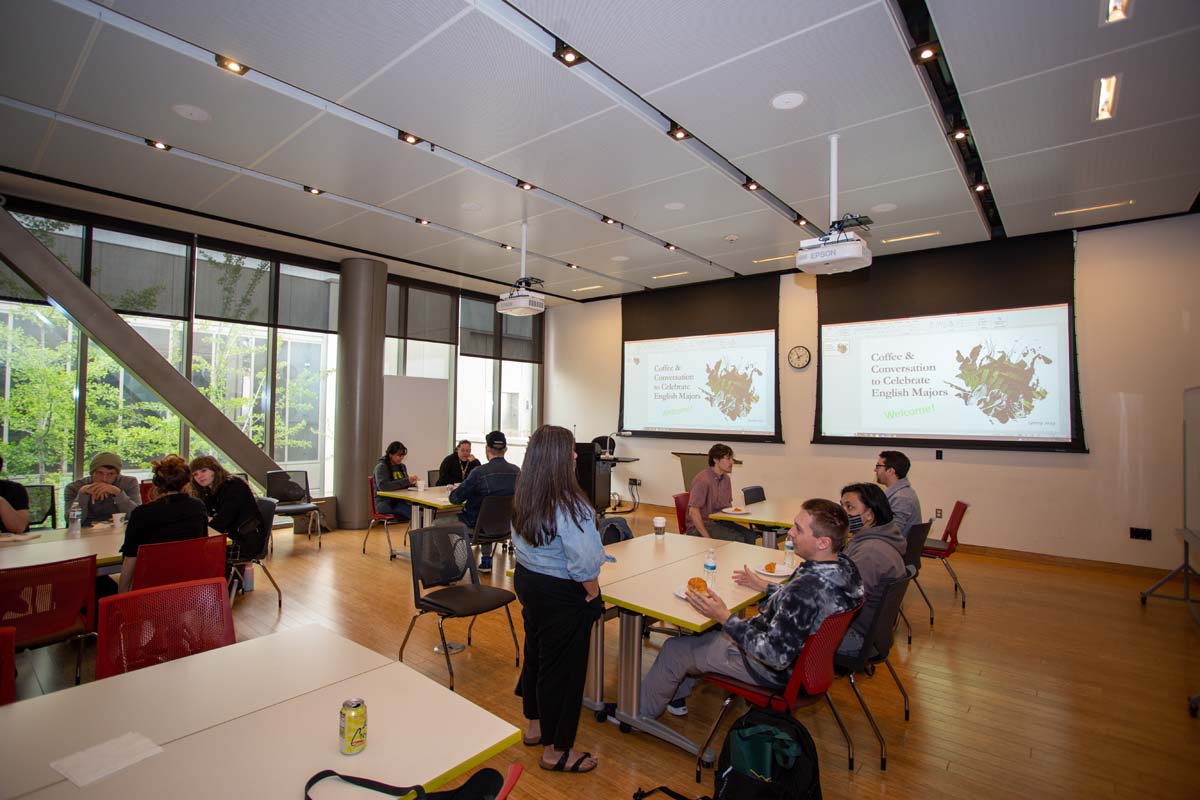 People enjoying the English Meet and Greet