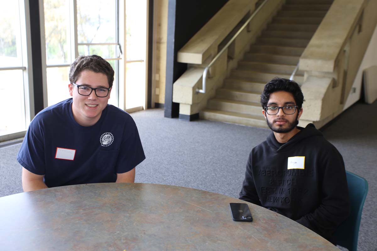 People enjoying the Honors Meet and Greet