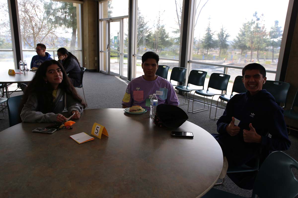 People enjoying the Honors Meet and Greet