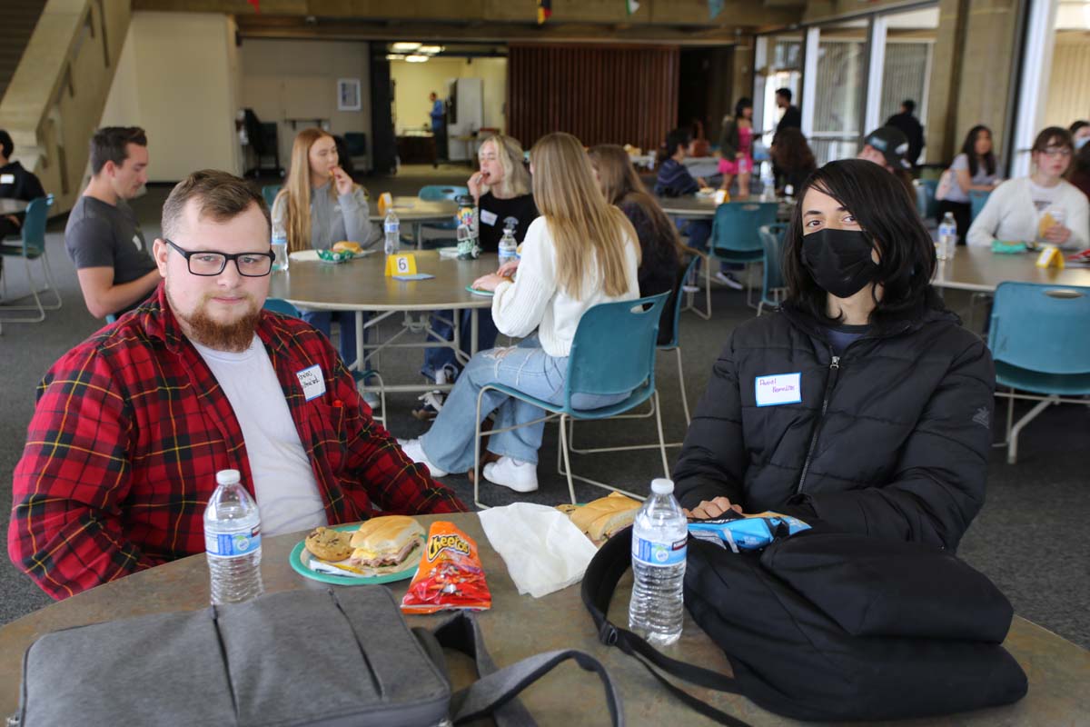 People enjoying the Honors Meet and Greet