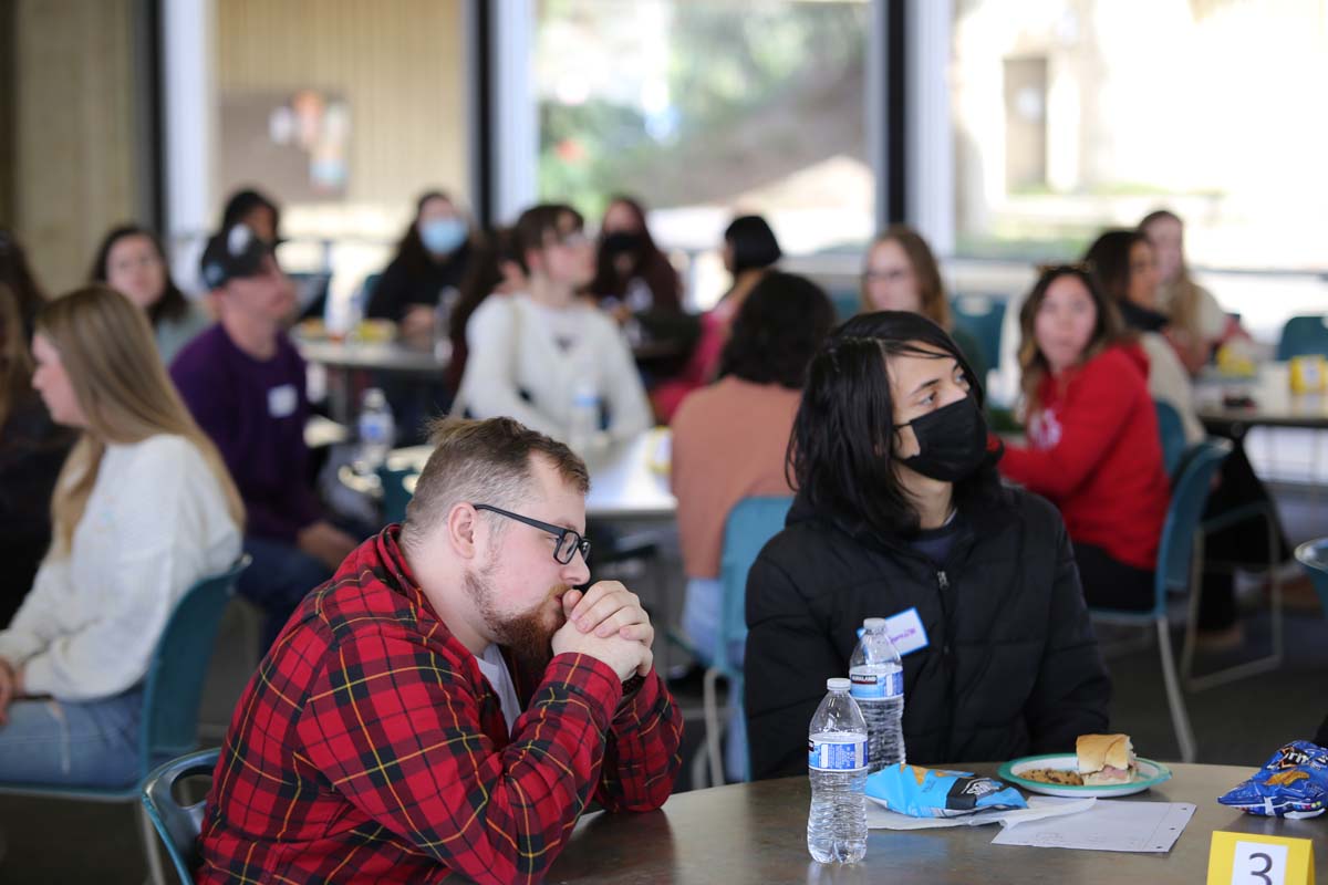 People enjoying the Honors Meet and Greet