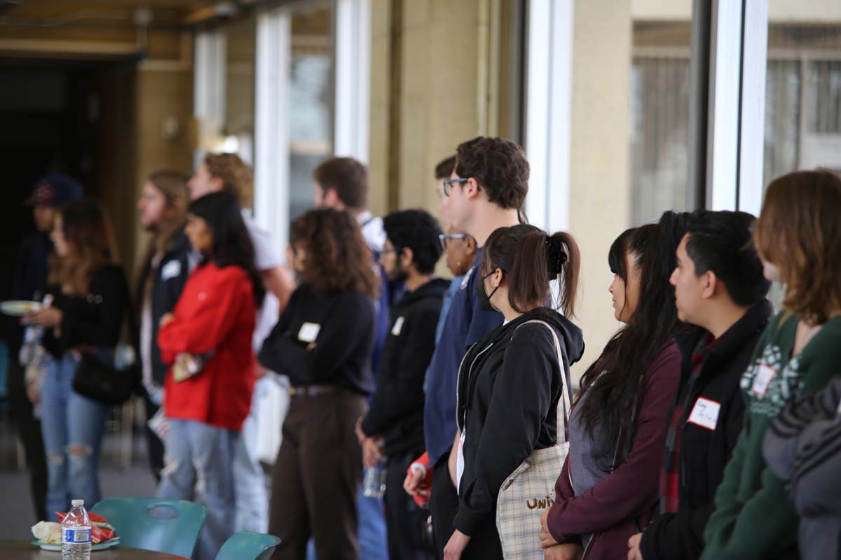 People enjoying the Honors Meet and Greet