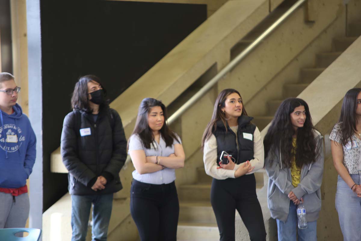 People enjoying the Honors Meet and Greet