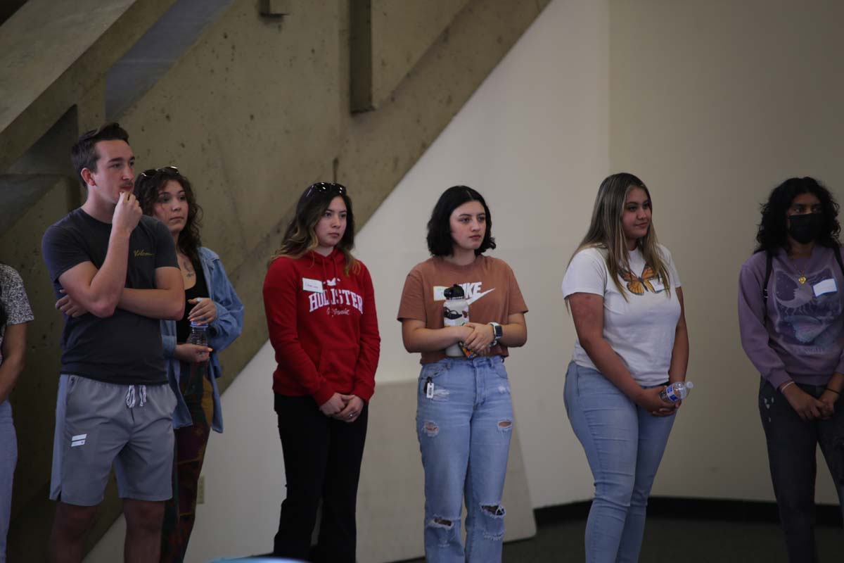 People enjoying the Honors Meet and Greet