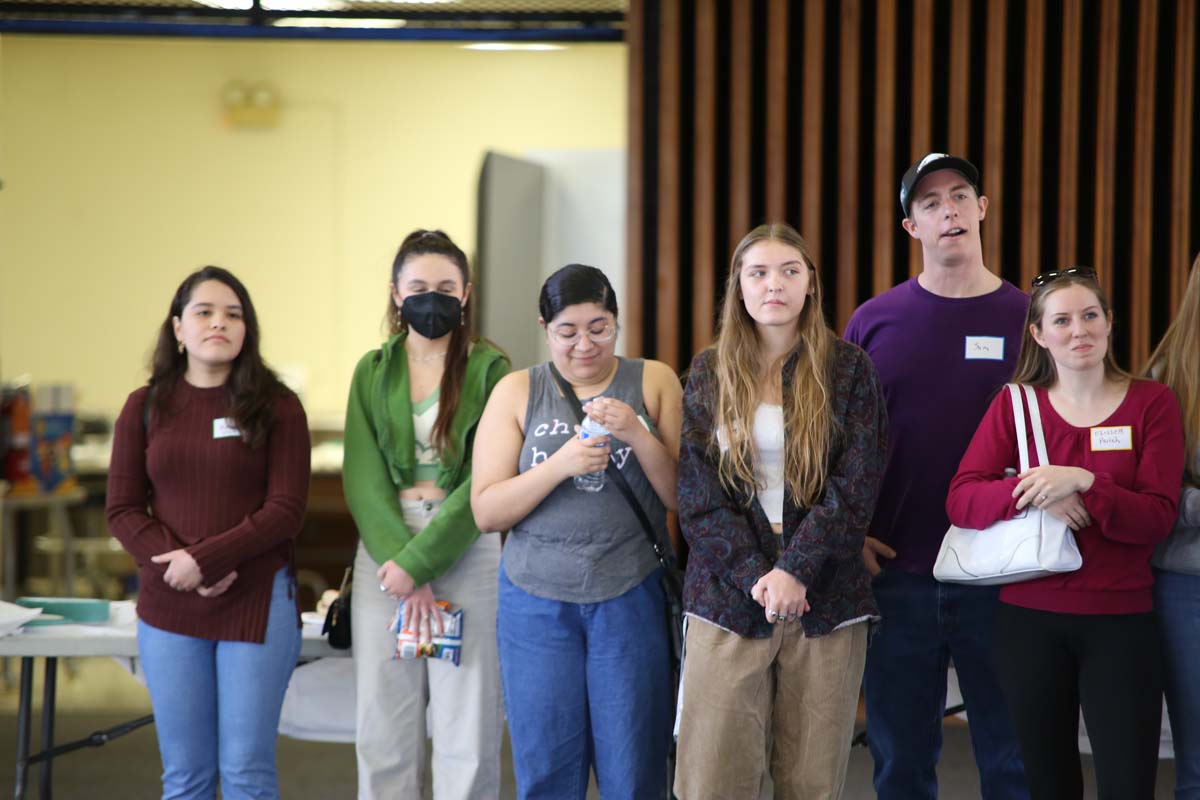 People enjoying the Honors Meet and Greet