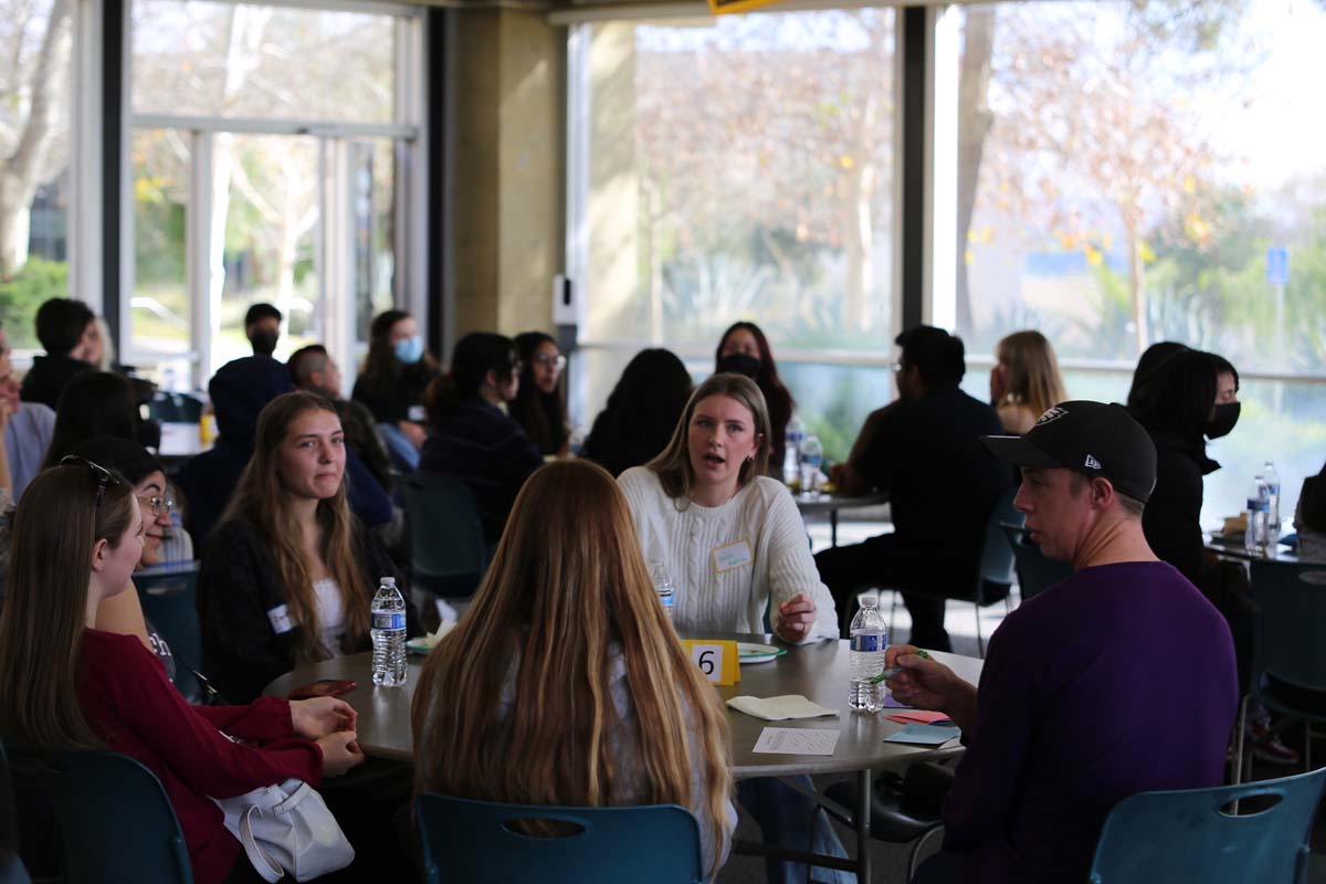 People enjoying the Honors Meet and Greet