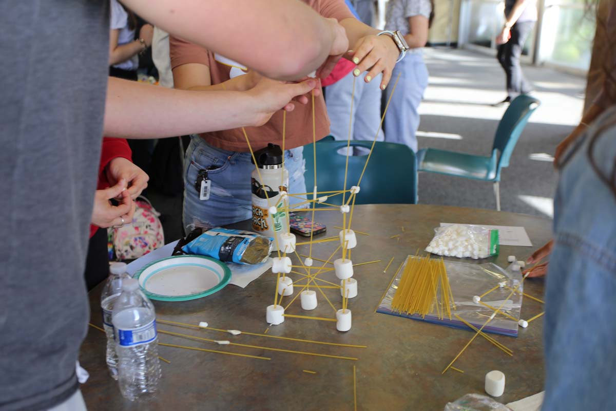 People enjoying the Honors Meet and Greet