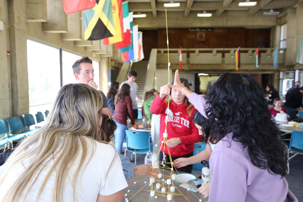 People enjoying the Honors Meet and Greet