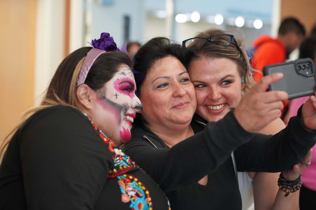 Attendee at Día de los Muertos event at CHC.