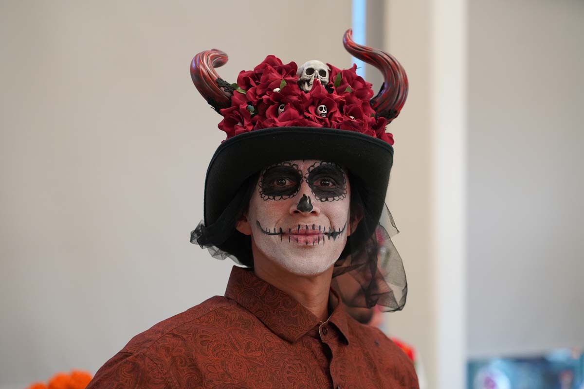 Attendee at Día de los Muertos event at CHC.