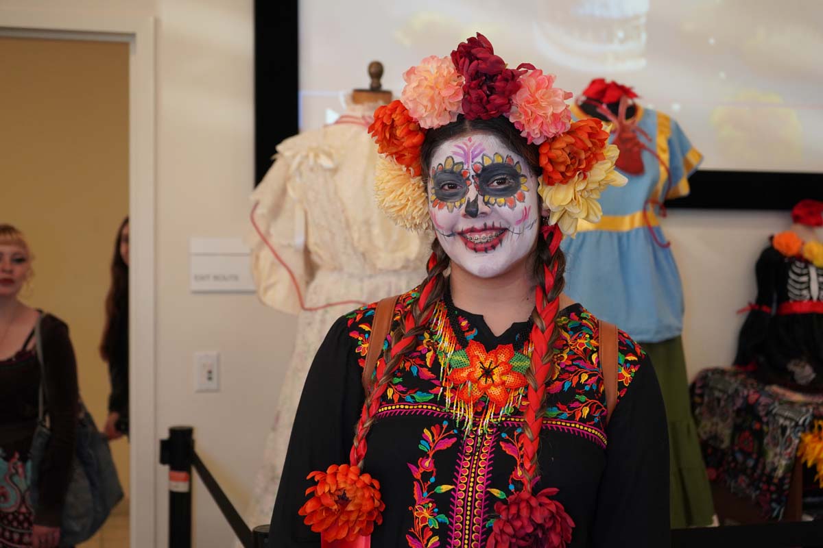Attendee at Día de los Muertos event at CHC.