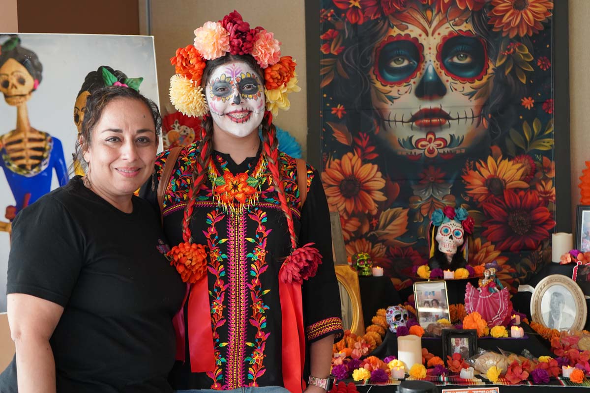 Attendee at Día de los Muertos event at CHC.