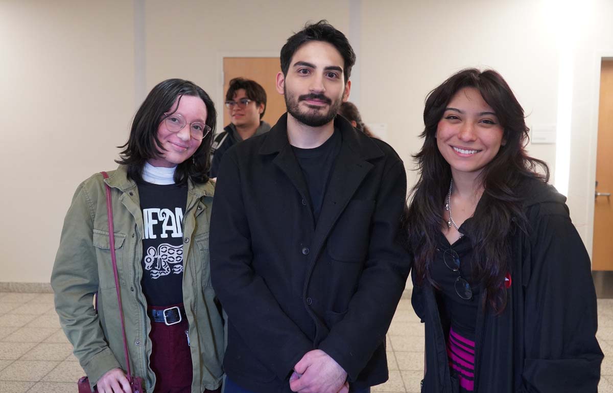 Attendee at Día de los Muertos event at CHC.