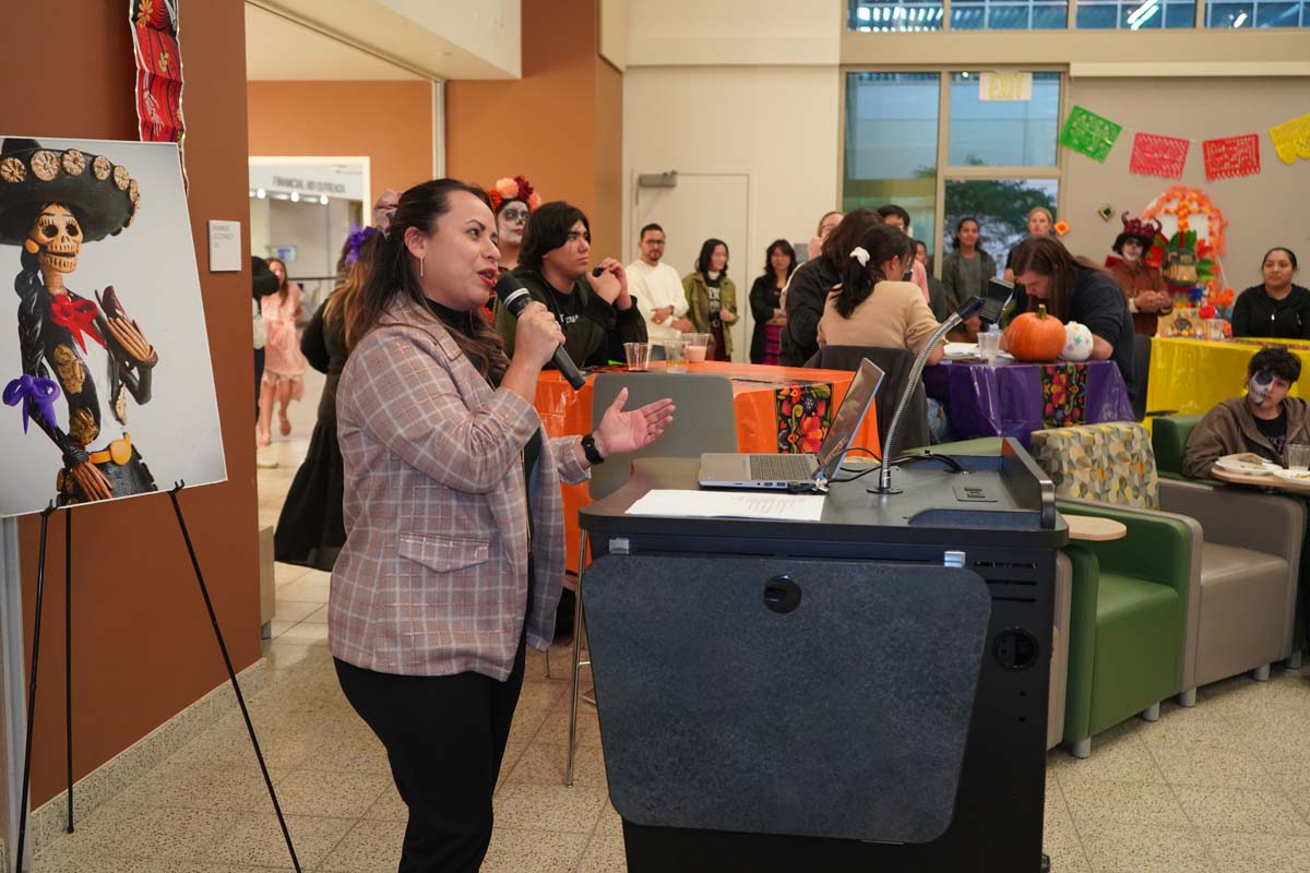 Attendee at Día de los Muertos event at CHC.