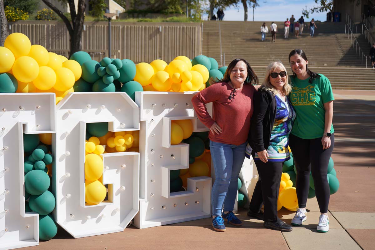 Students attend 1st Gen Resource Fair at CHC.