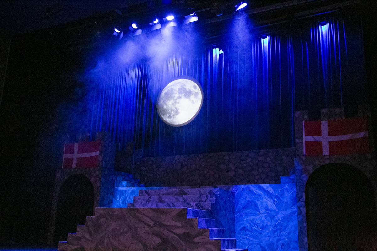 This is a sample image caption.