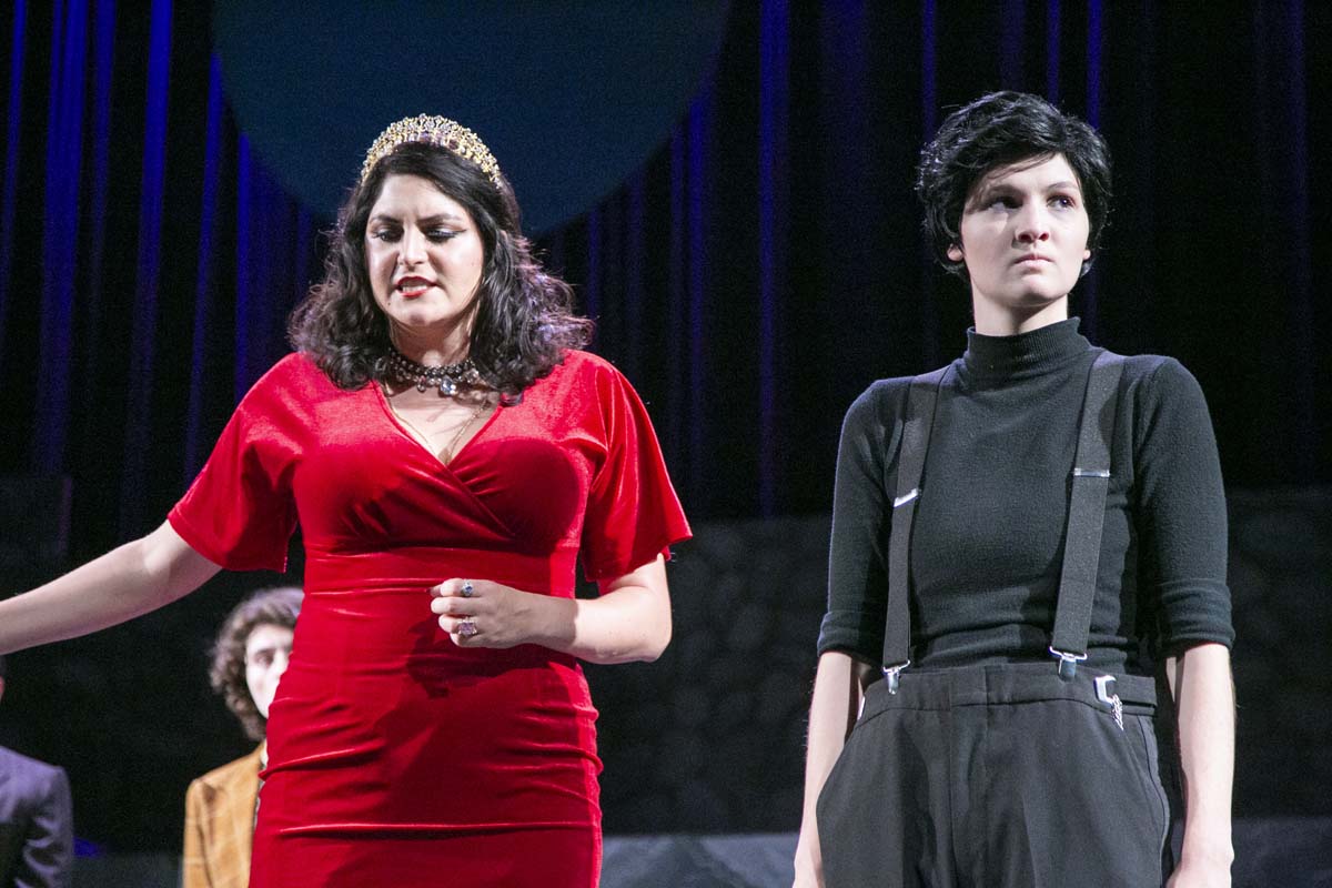 This is a sample image caption.