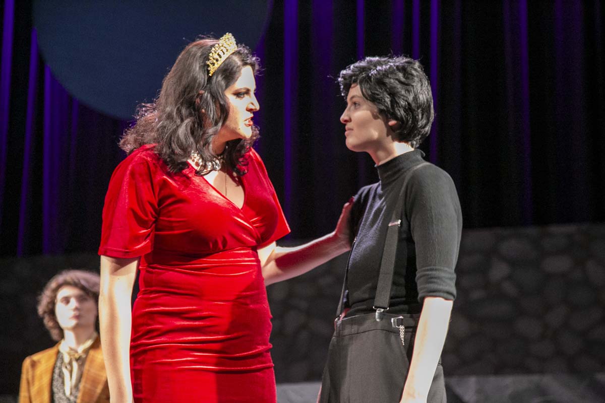 This is a sample image caption.