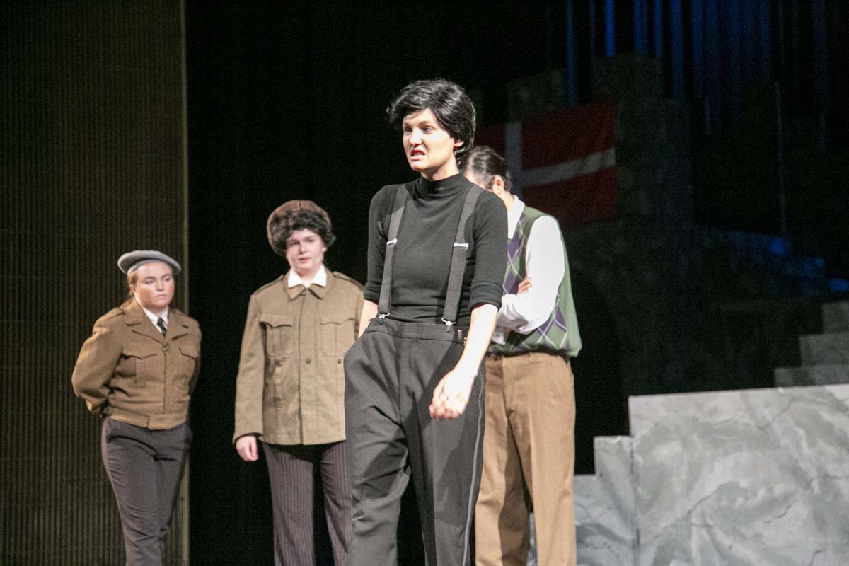 This is a sample image caption.